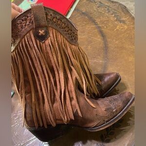 Dingo fringe boots